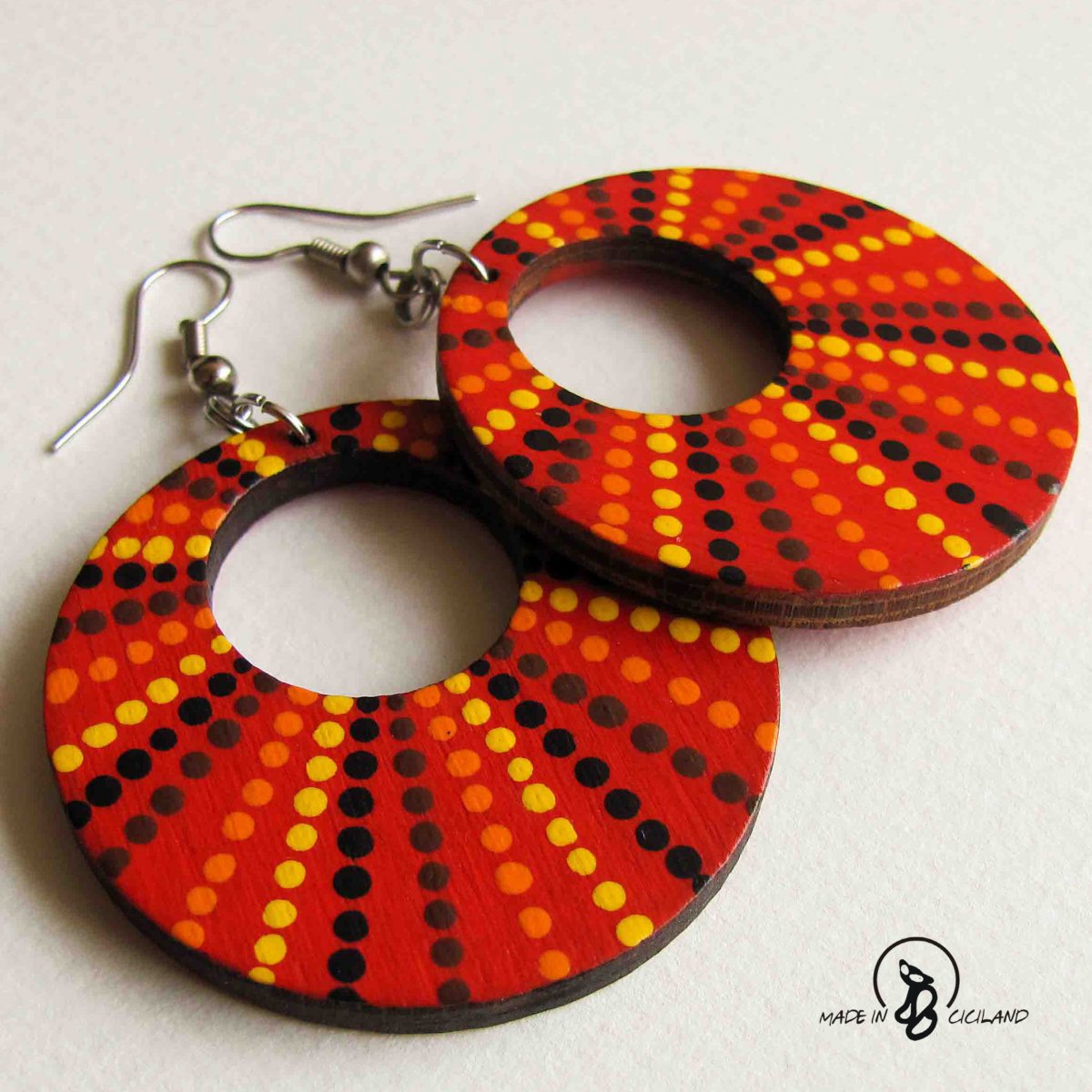 Červené puntíkované