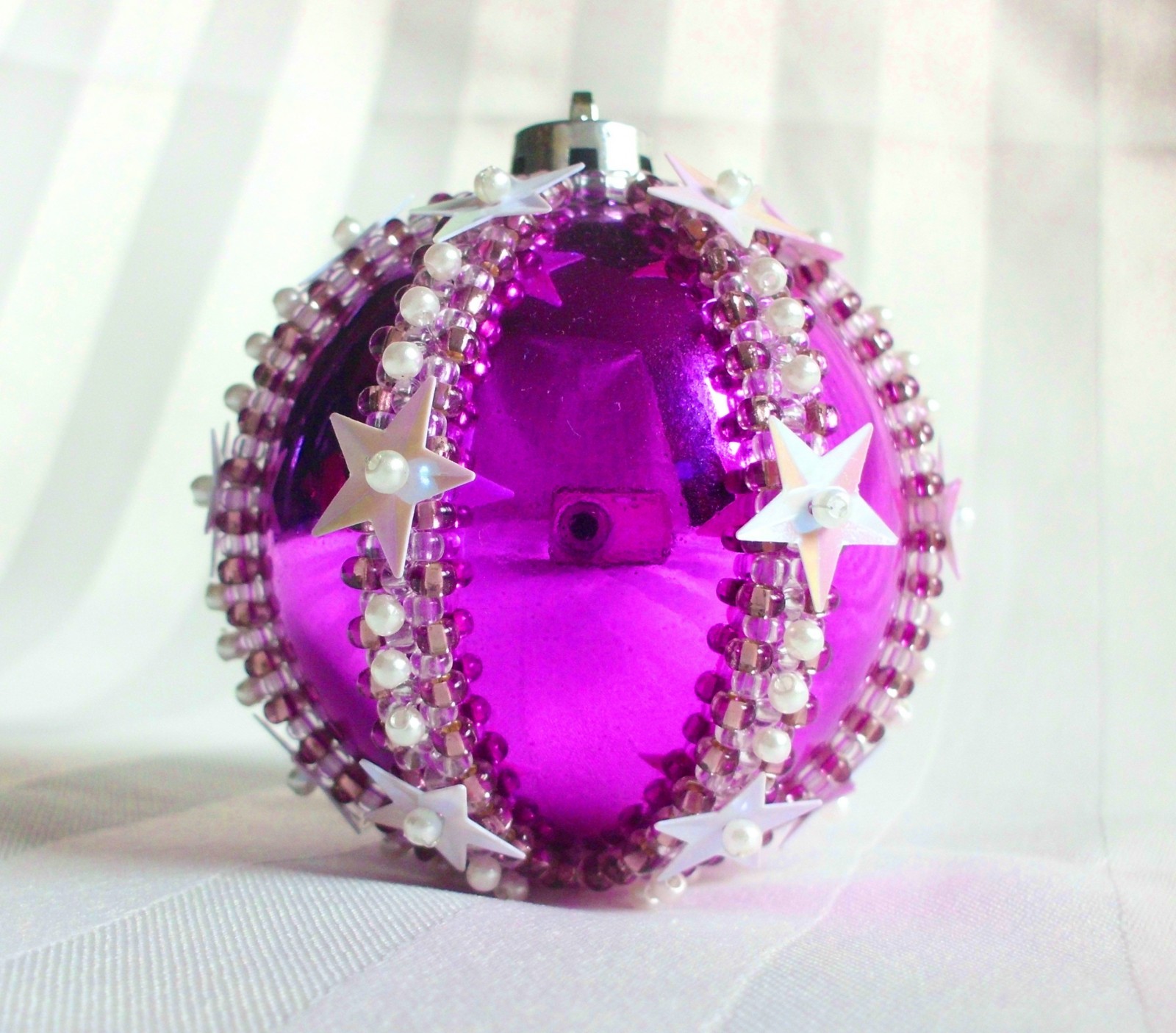 Ozdobená ozdoba - fialová 3.
