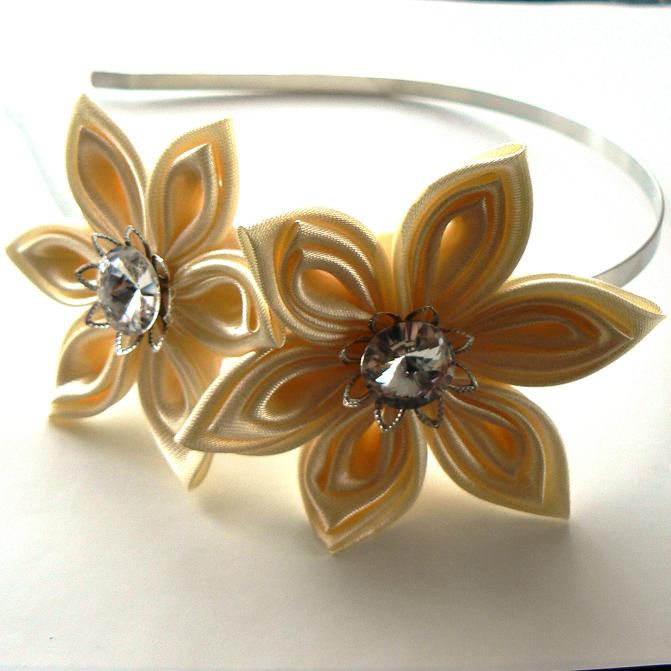 Čelenka s Kanzashi květy