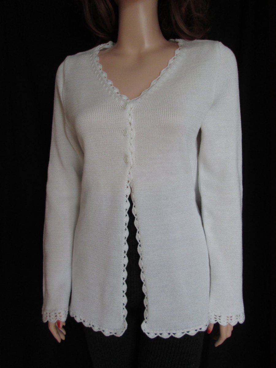 Bílý letní svetřík