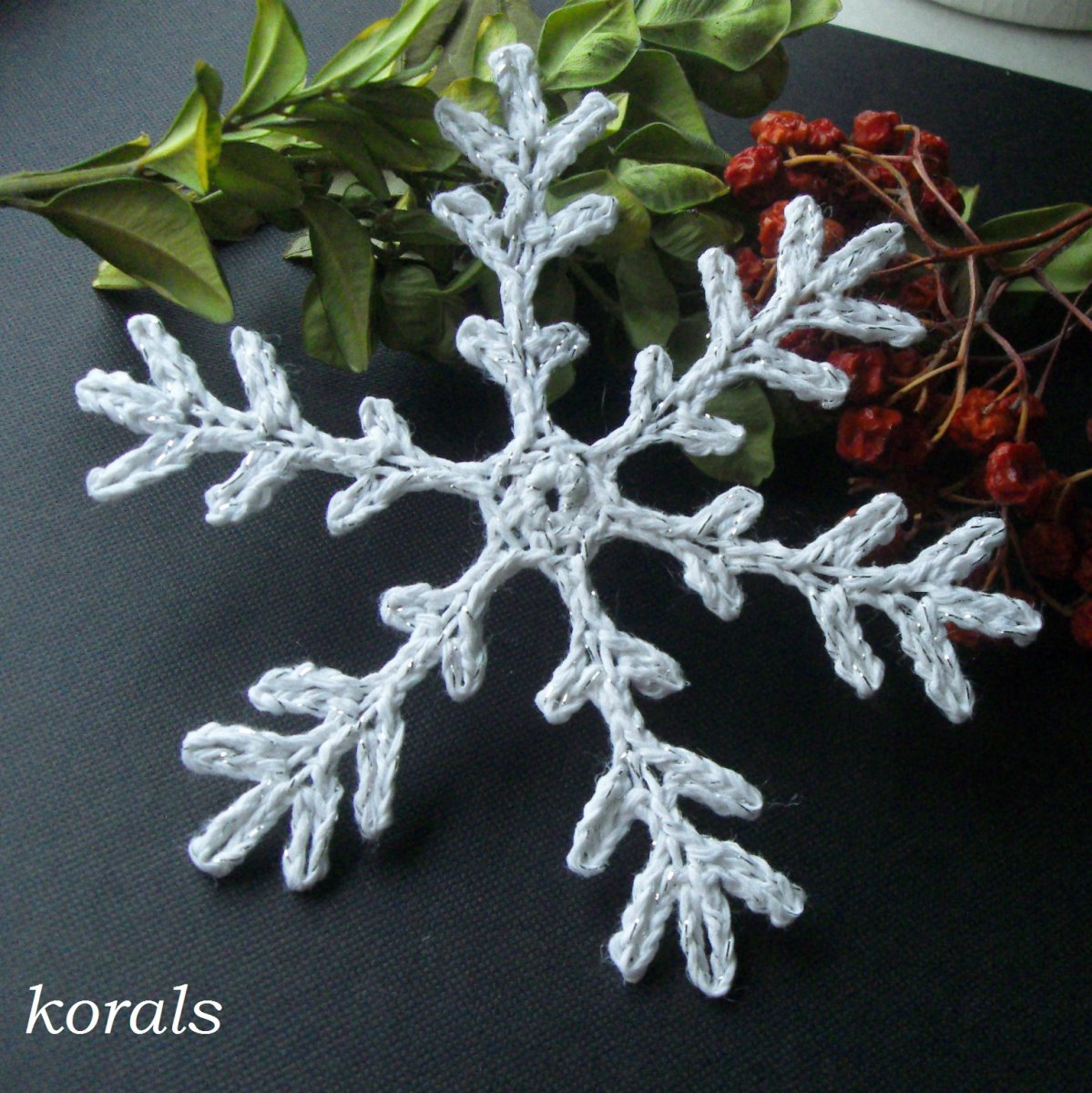 Vánoční háčkovaná ozdoba VLOČKA (1603)