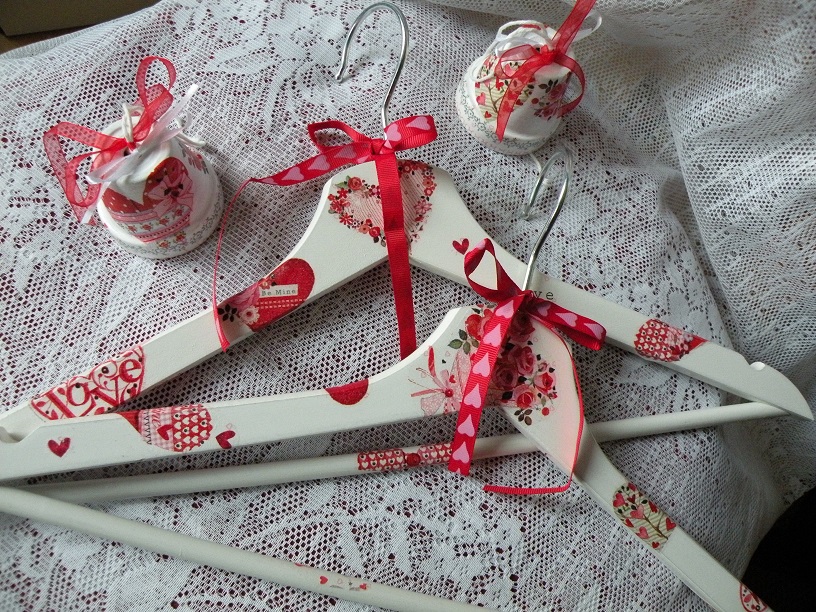 Dekorační ramínko srdíčkové