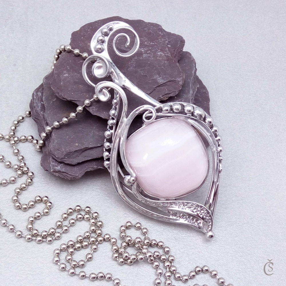 Náhrdelník - Manganokalcit