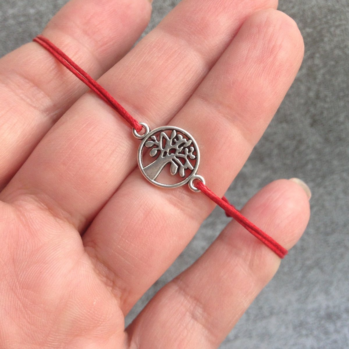 Strom života - červený náramek
