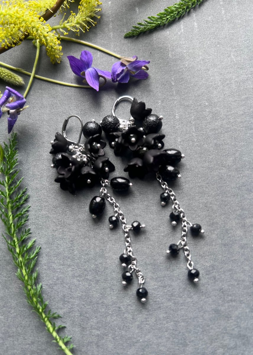 Černé zvonečkové náušnice