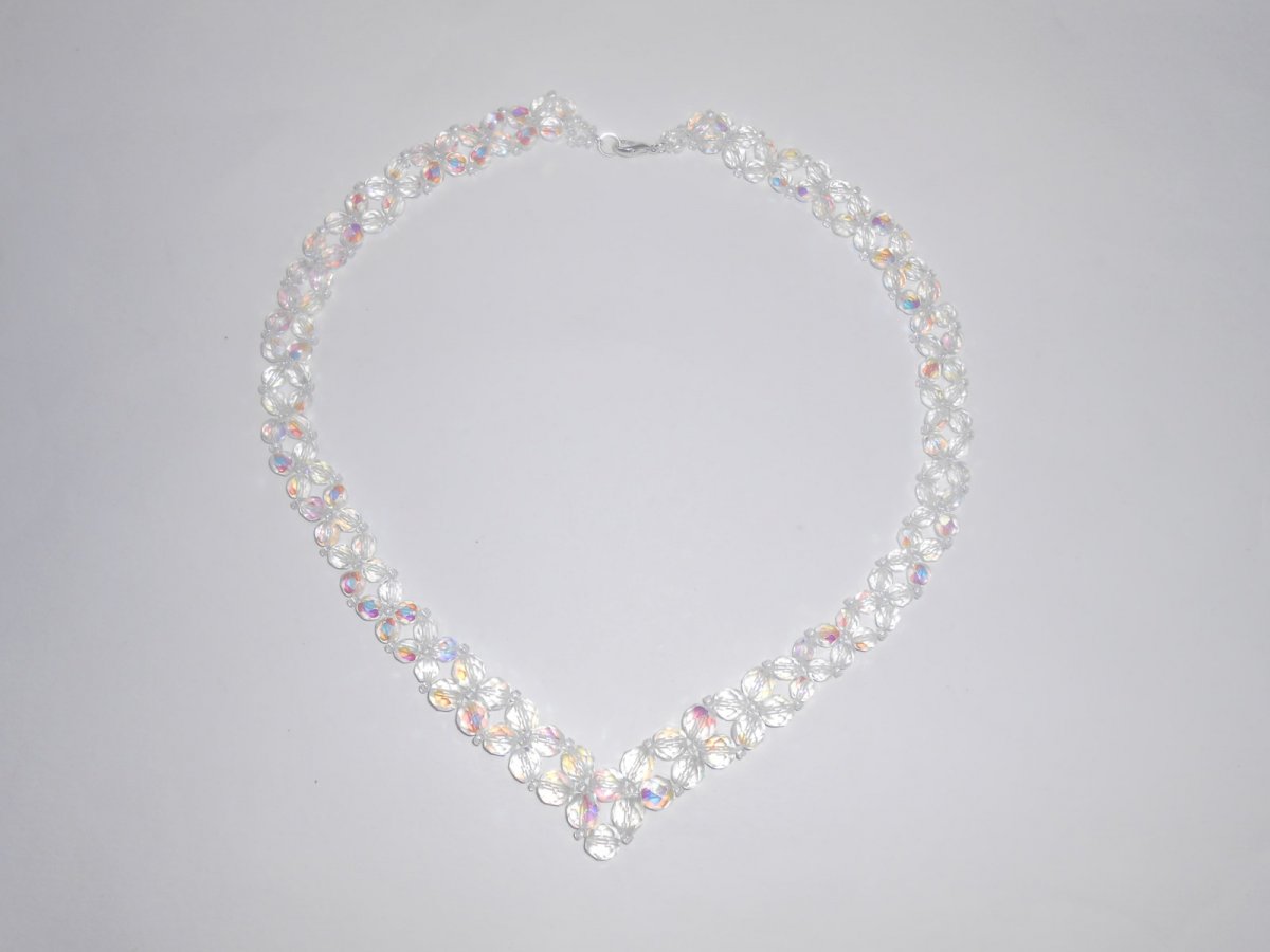 Náhrdelník šitý z korálků (162/14)