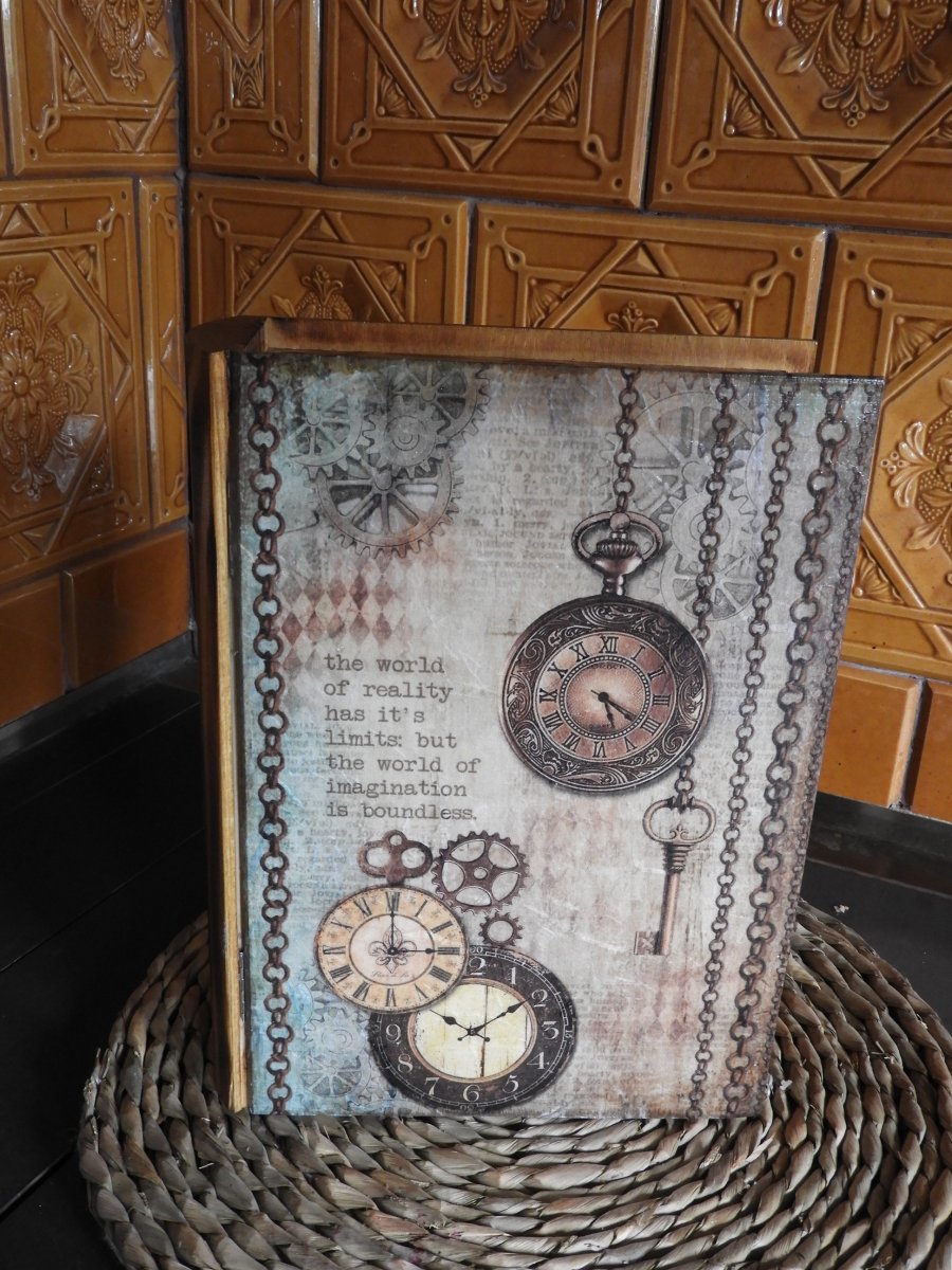 Originální krabička kniha vintage hodinky a klíče