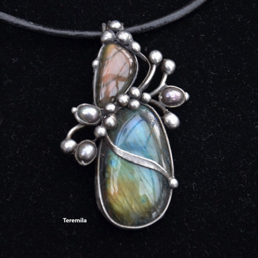 Souhra - labradorit, perla