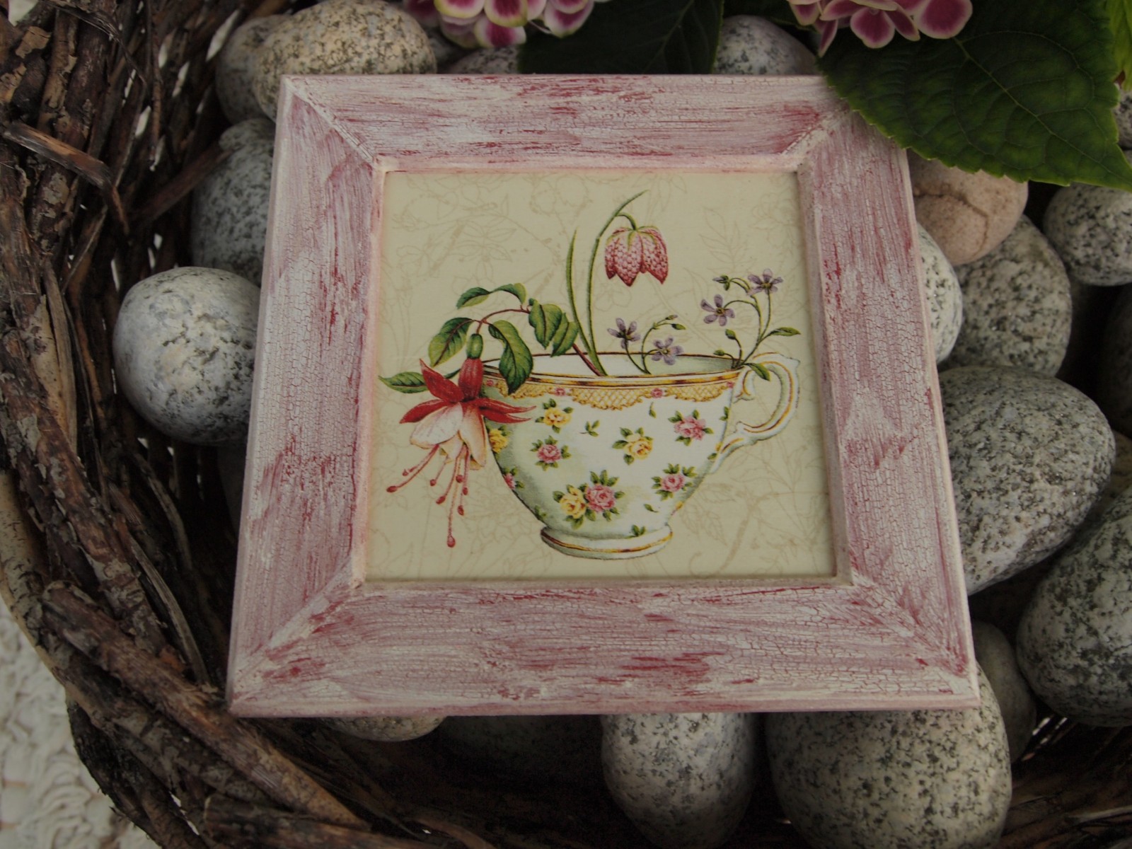 hrníček s fuchsií