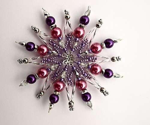 Vánoční ozdoba - korálková hvězda