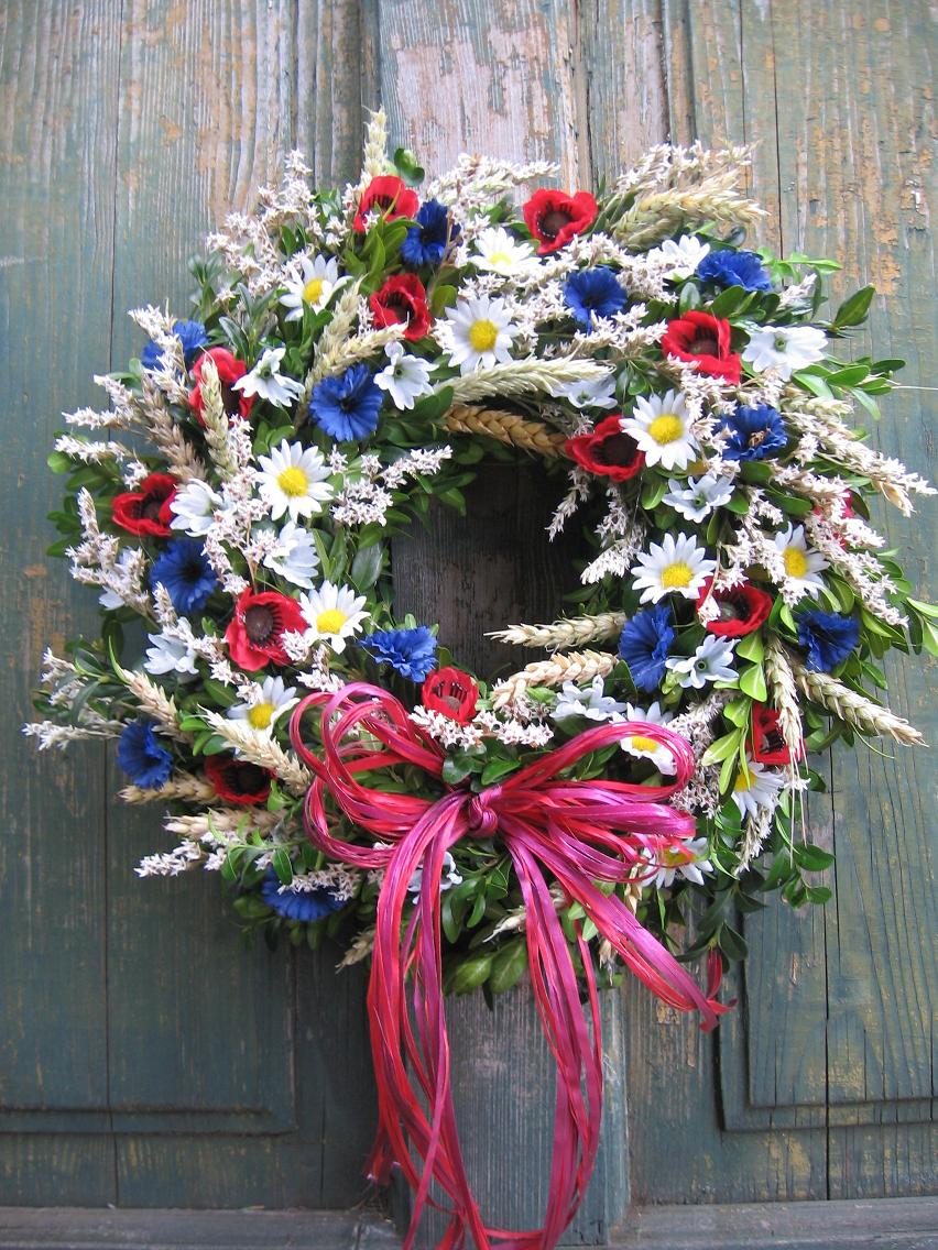 rozkvetká letní louka