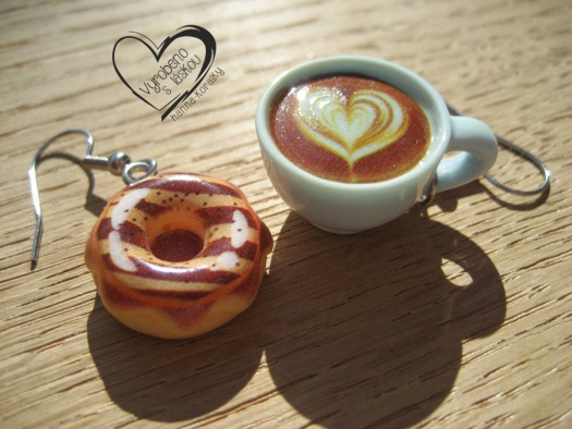 MODRÉ CAPPUCCINO S DONUTEM