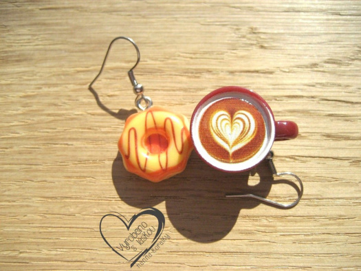 VÍNOVÉ CAPPUCCINO S DONUTEM