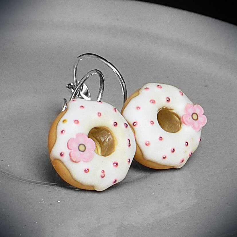 Donuty s kytičkami zavírací háček