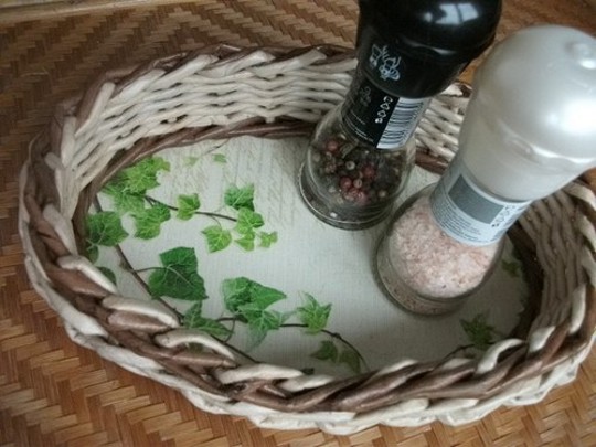 Kořenkovník, pletení z papíru