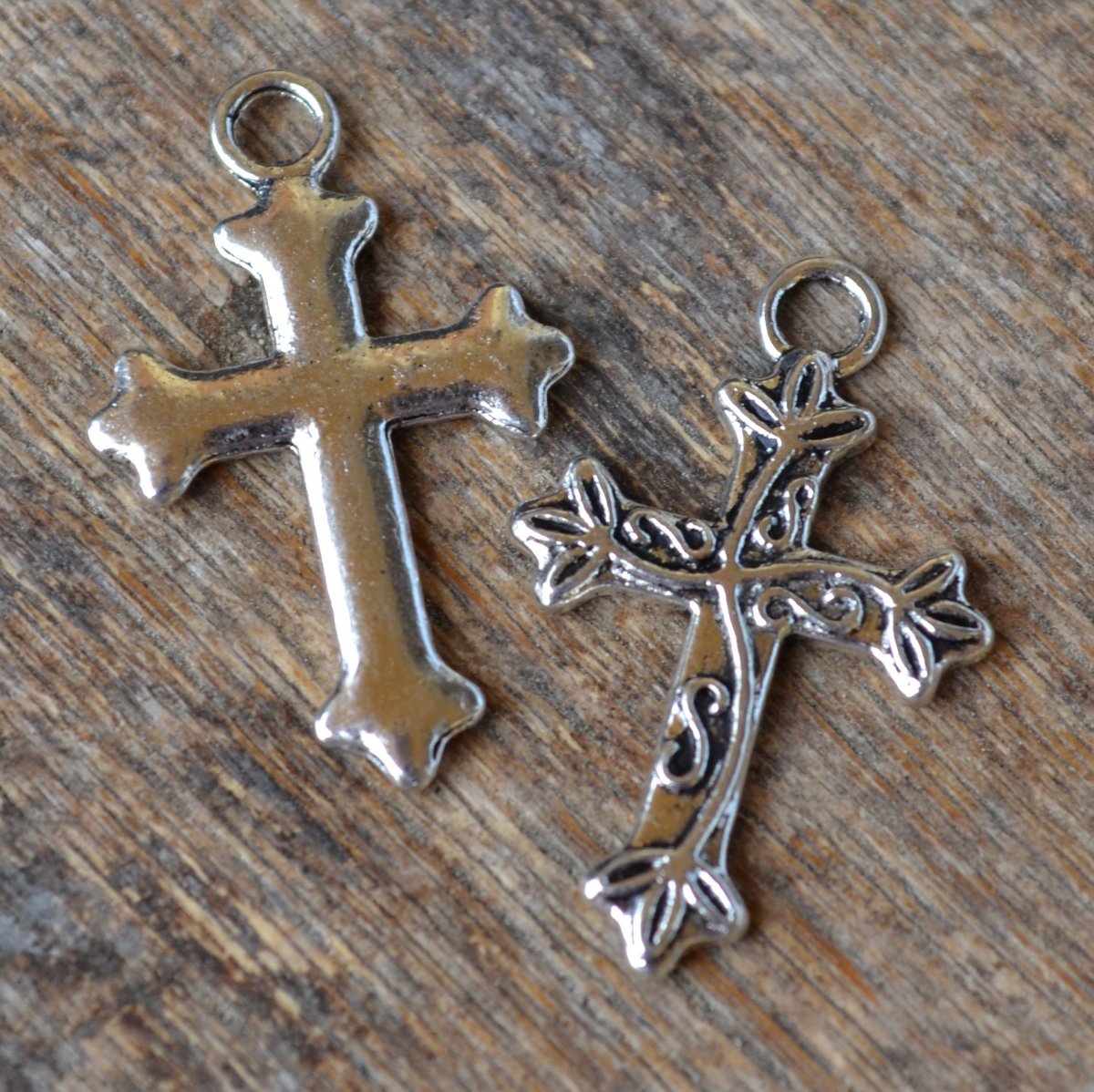 křížek 25*16 mm 1 ks-7788