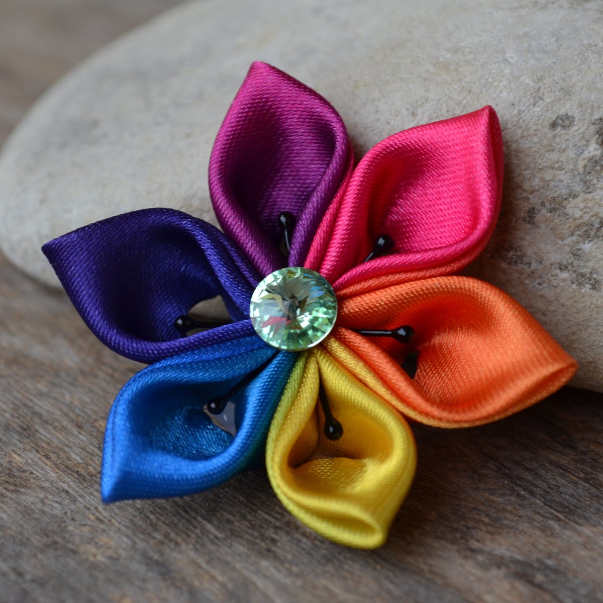 Kanzashi brož - Duha