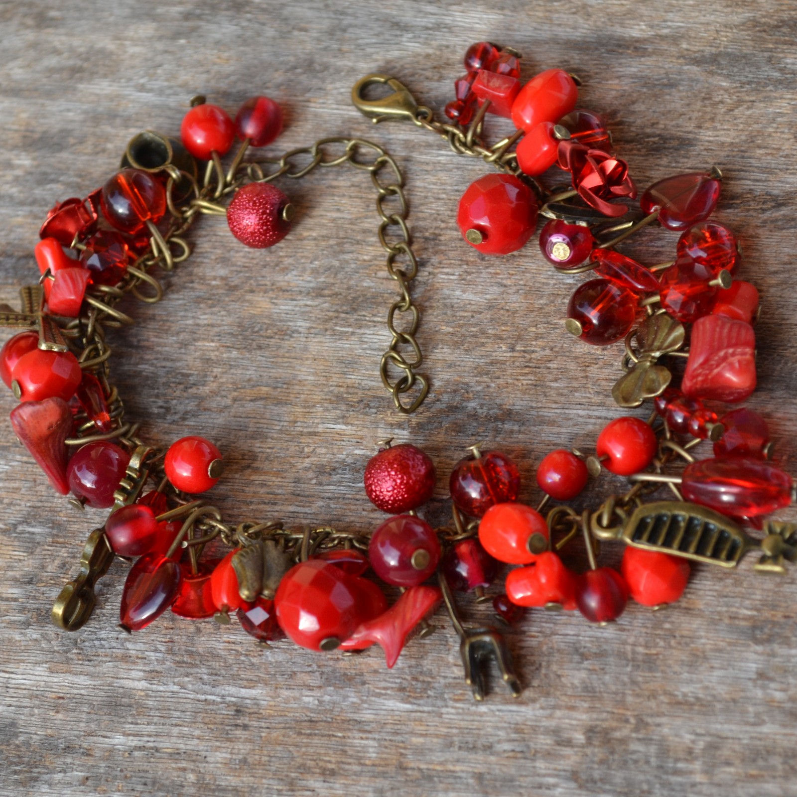 ketlovaný náramek - červený