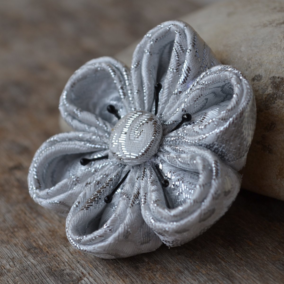 Kanzashi brož  Benjiro