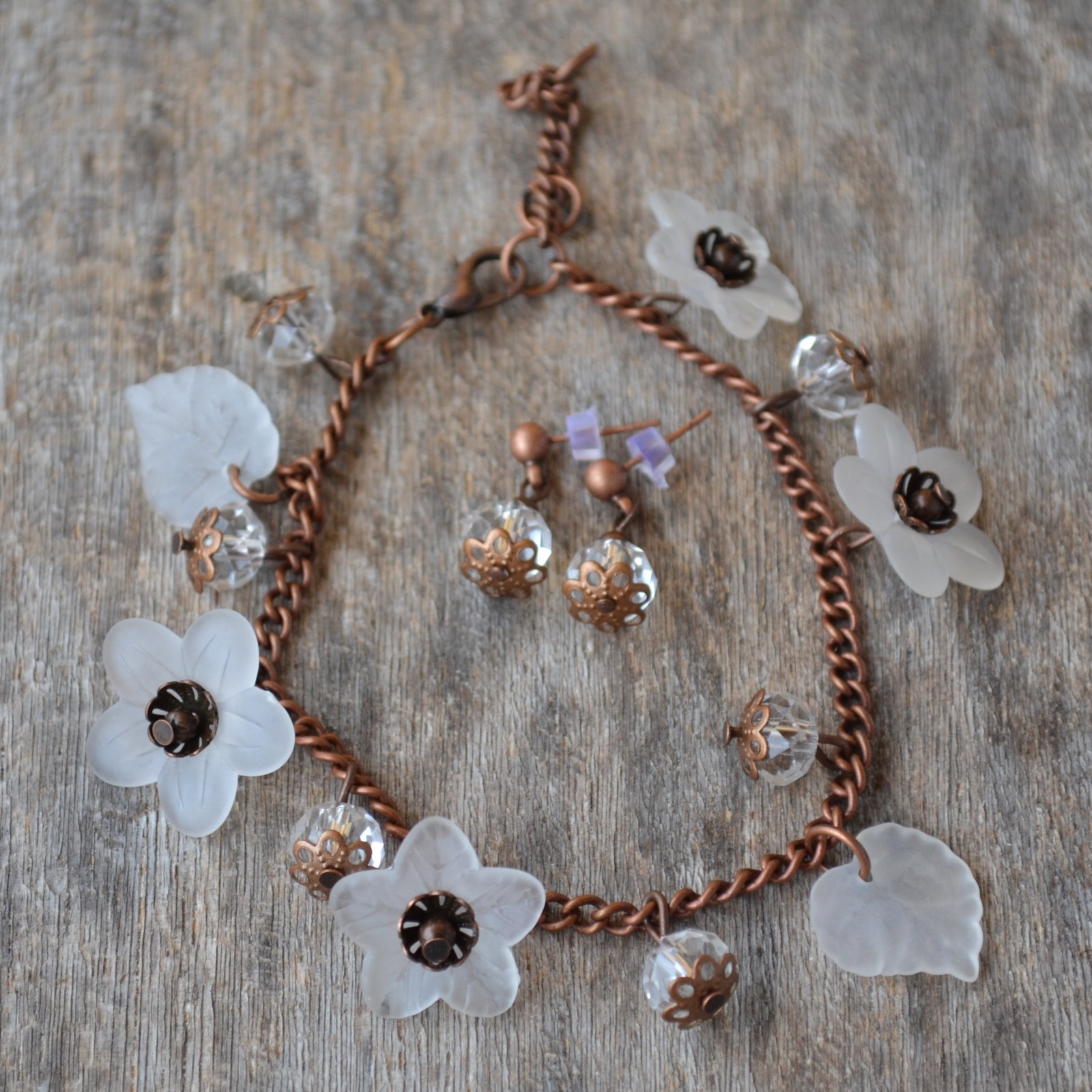 ketlovaný náramek - bílý