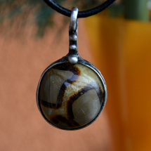 Dračí kámen - septárie (na obě strany)