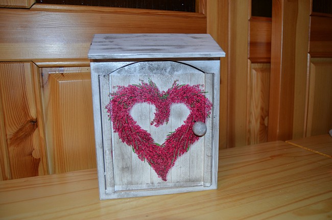 Skříňka na klíče - vřesové srdíčko