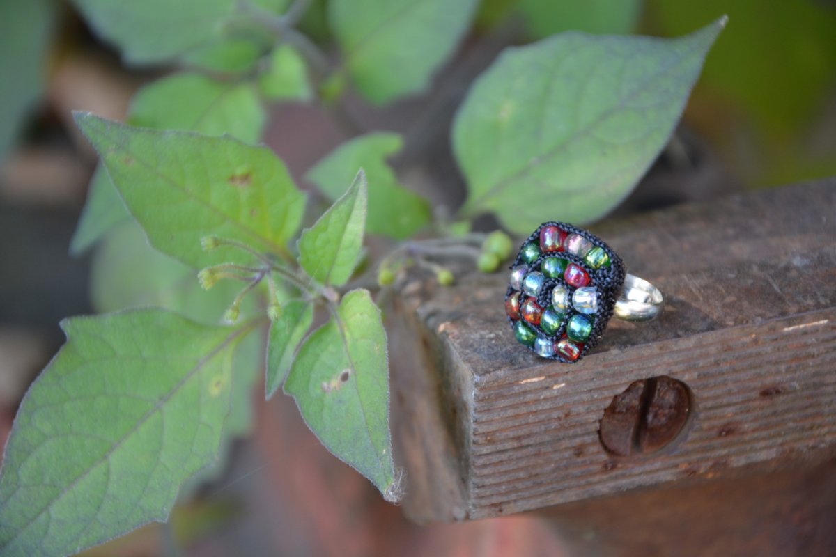 Prsten černý temný