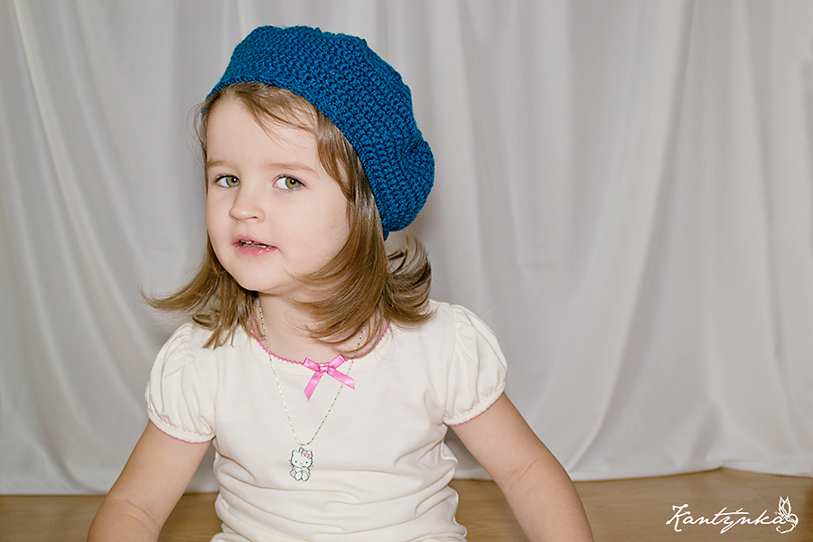 Dívčí petrolejový baret