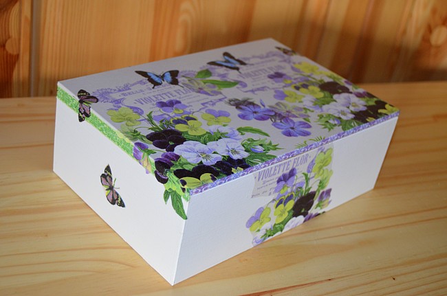 Krabička na čaj - 8 přihrádek - macešky a motýli
