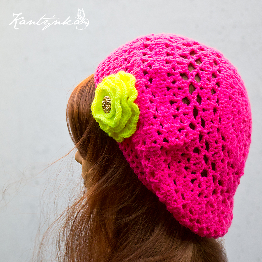 Dámský baret s květem v neonových barvách