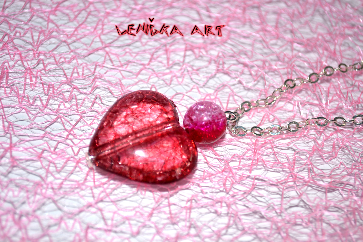 Rudé praskací srdíčko na řetízku 