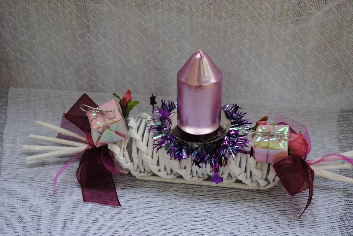 bílý vánoční svícen