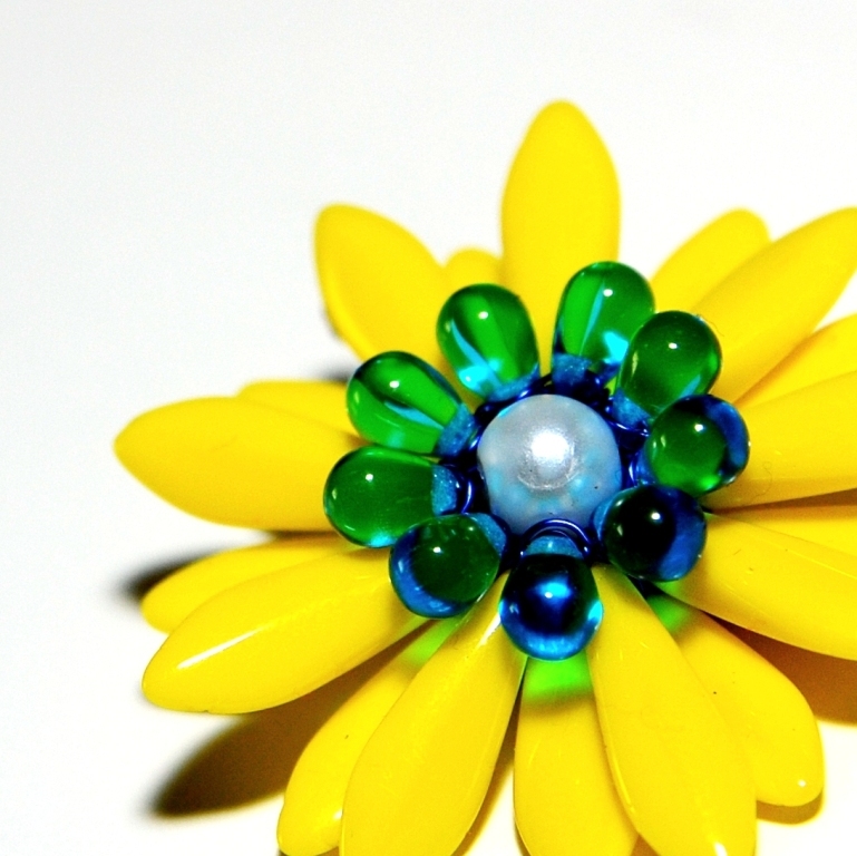 Sluníčkový náhrdelník (nebo brož)