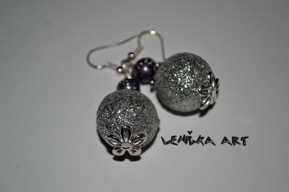 Stříbrné třpytky