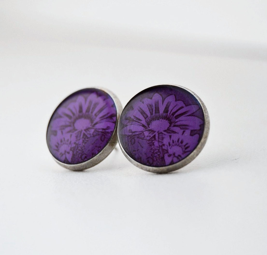 Fialové kytičky pecky