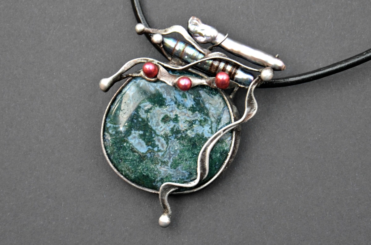 Procházka - mechový achát, biwa