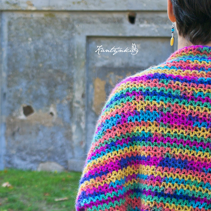 Háčkovaný svetřík