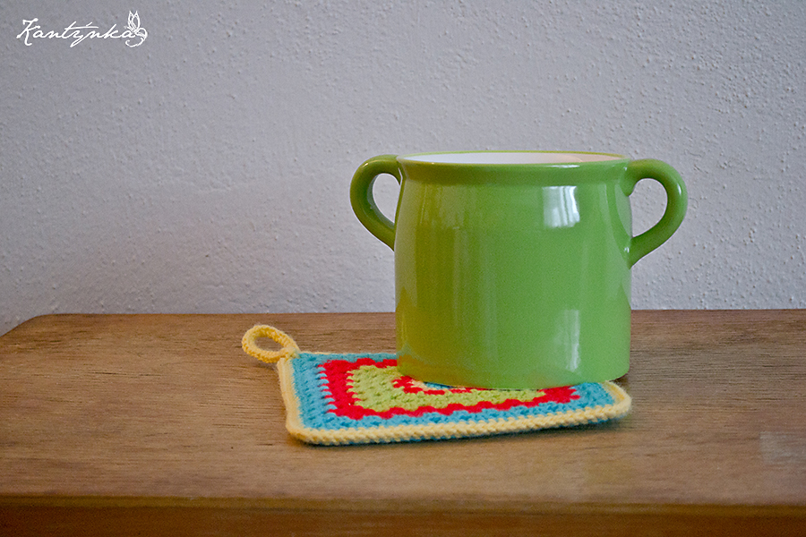 Veselá háčkovaná chňapka