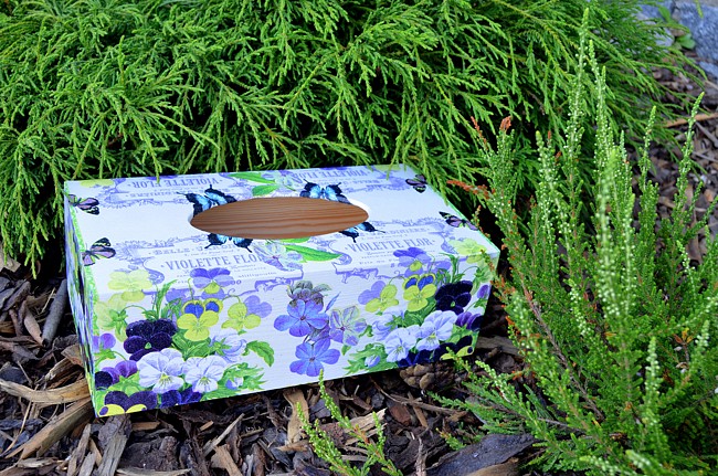 krabička na kapesníky macešky a motýli