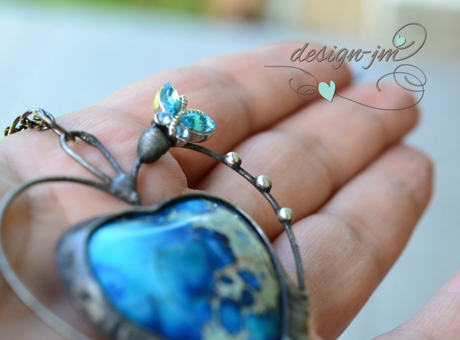 Na motýlích křídlech