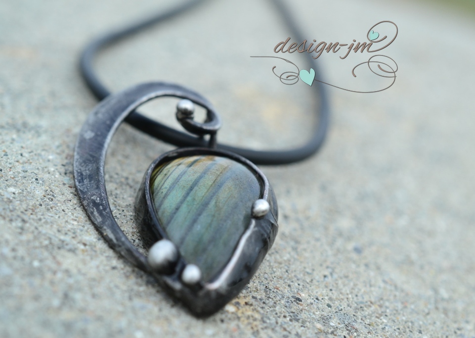 Srdíčko z labradoritu