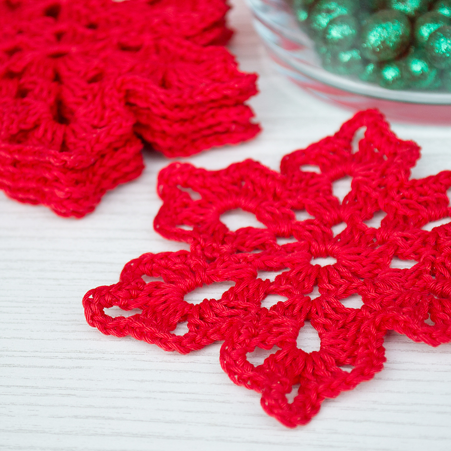 Červené sněhové vločky