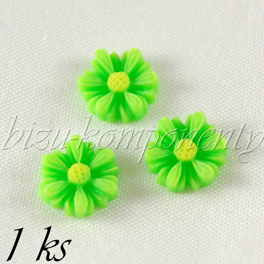 Světle zelený kabošon sedmikráska (35 0018)