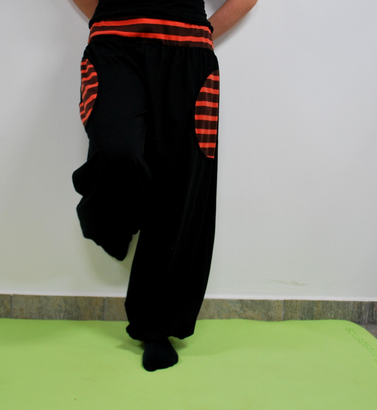 Pohodlné turecké s kapsami VI