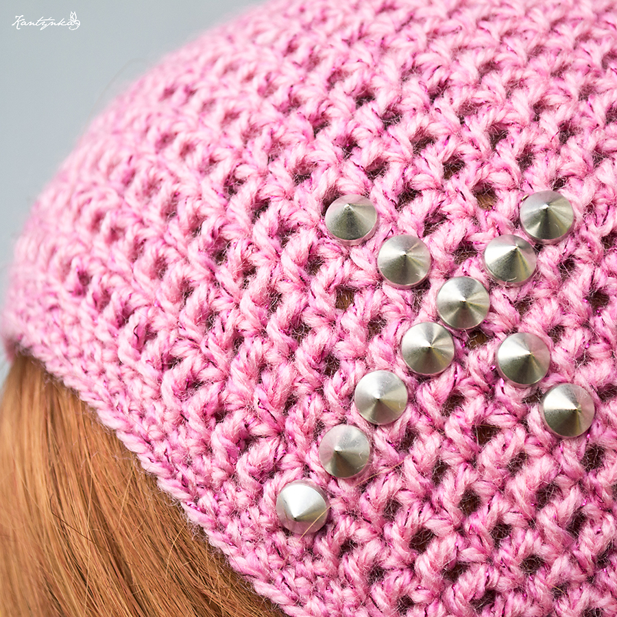 Dámská dlouhá čepice s křížem