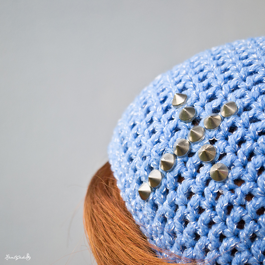 Dámská dlouhá čepice s křížem