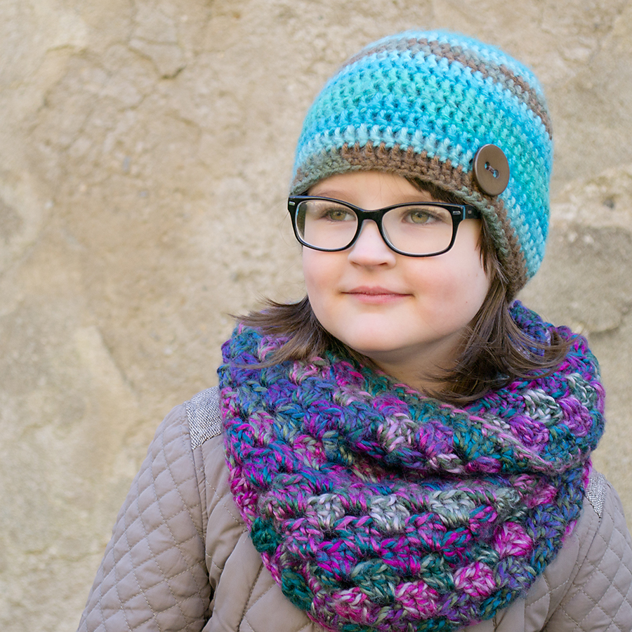 Dívčí žíhaná čepka