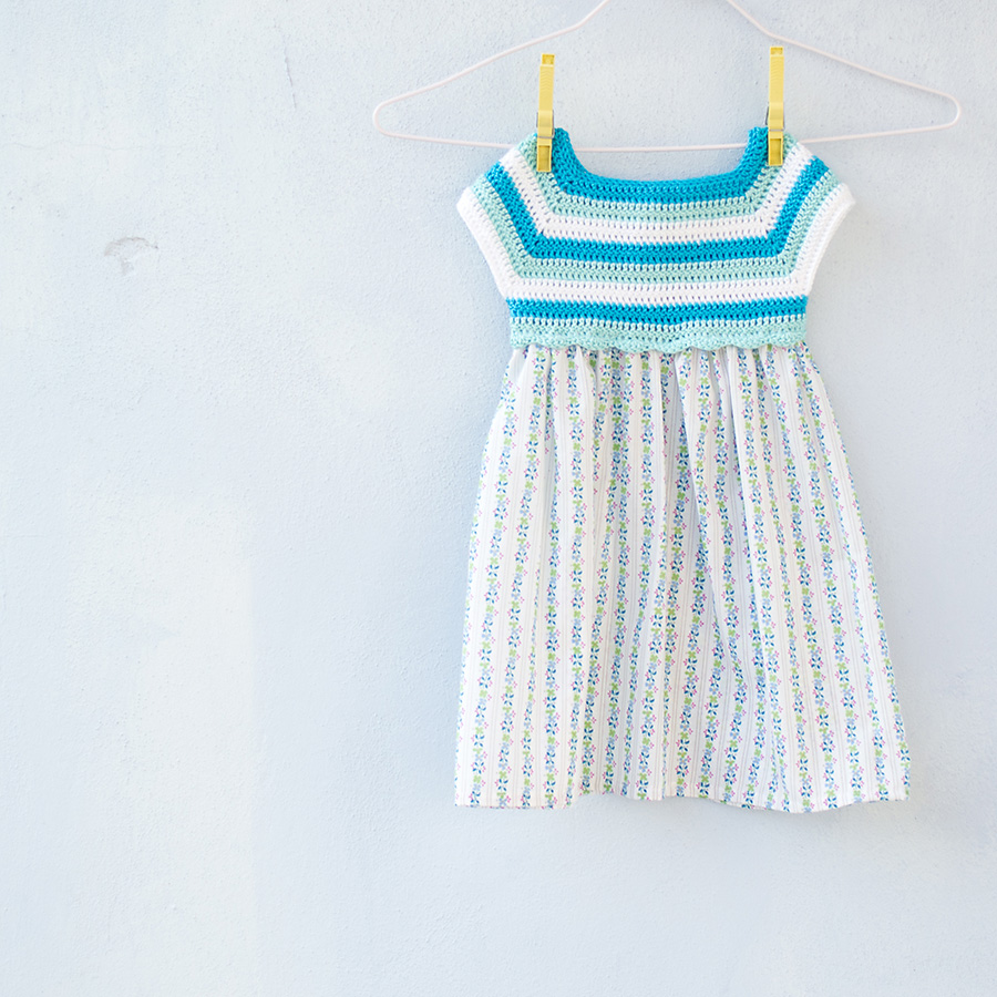 Dívčí šatičky pruhované