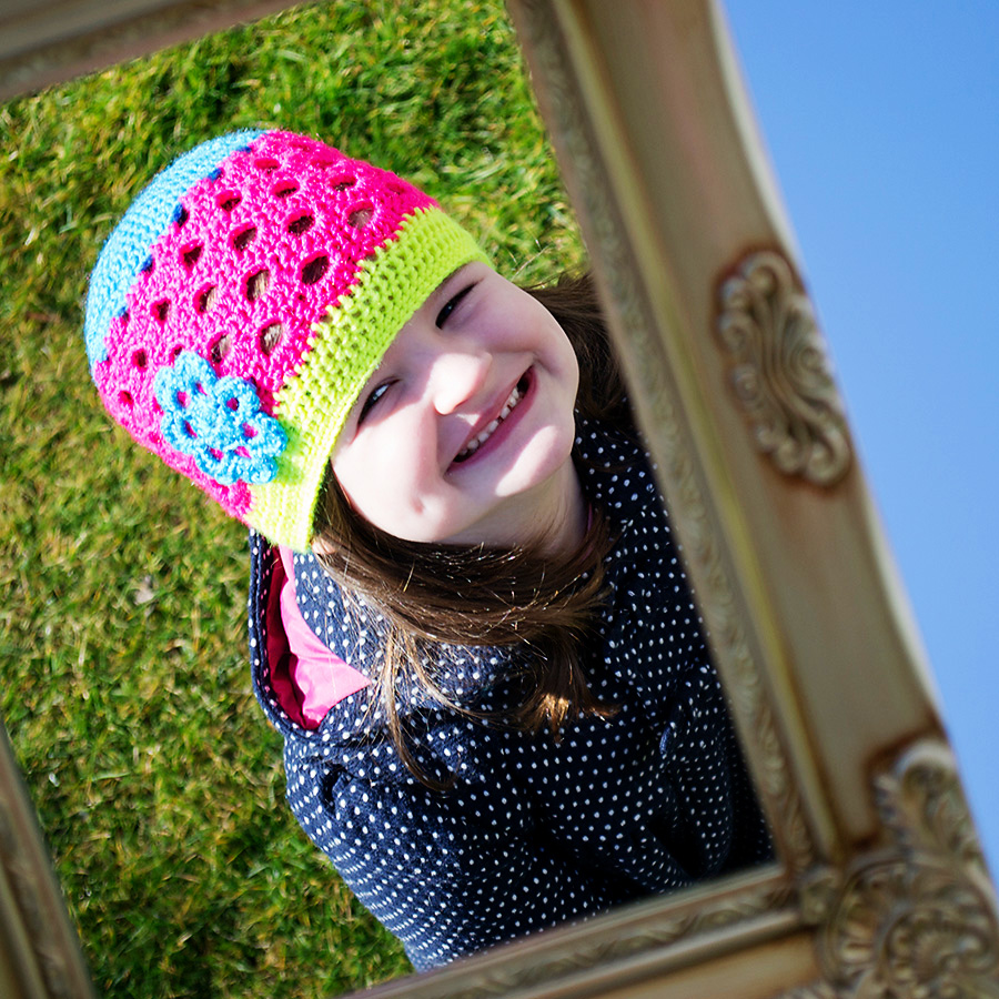 Veselá neonová čepička