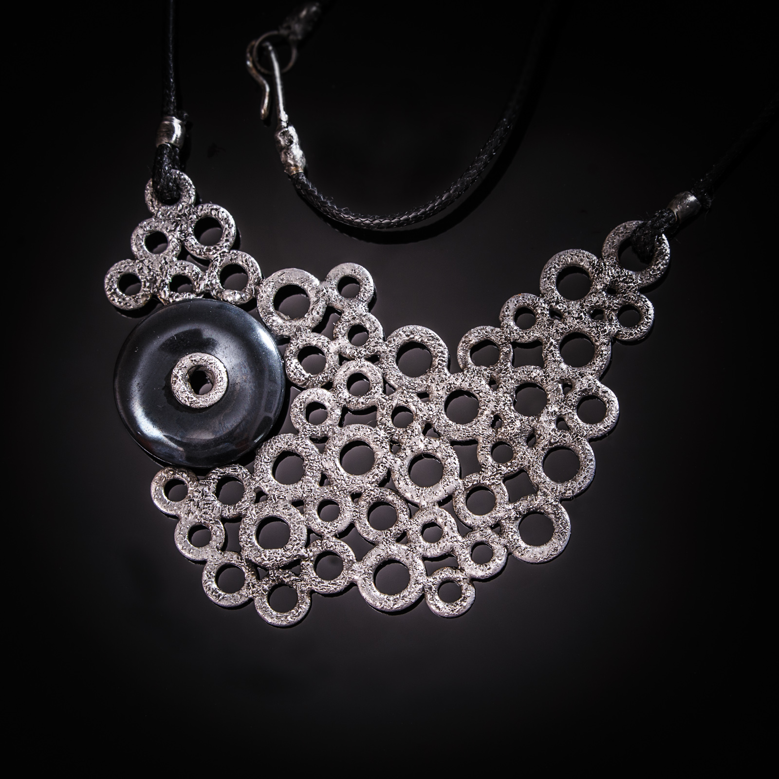 Kruhy a kroužky s hematitem